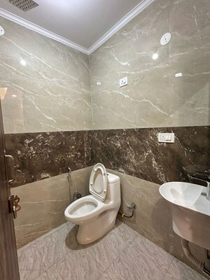 Team Area in 2 BHK Builder Floor at Chattarpur – for Rent