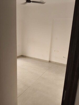 Room in 2 BHK Apartment at Vinay Classic, Mira Road East – for Rent