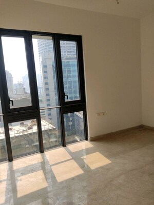 Room in 3 BHK Apartment at Lodha The Park, Worli – for Rent