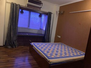 Bedroom in 3 BHK Builder Floor at Dlf City Phase 3 – for Rent