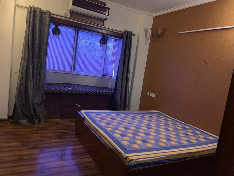 Bedroom, dlf city phase 3 3 Bedroom 263 Sq.Yd. Builder Floor In Dlf City Phase 3 Gurgaon 10355202