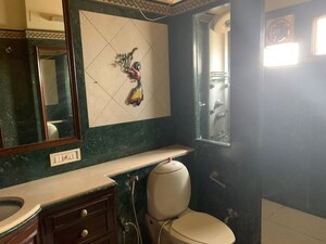 Furnished Amenities in 3 BHK Builder Floor at Dlf City Phase 3 – for Rent