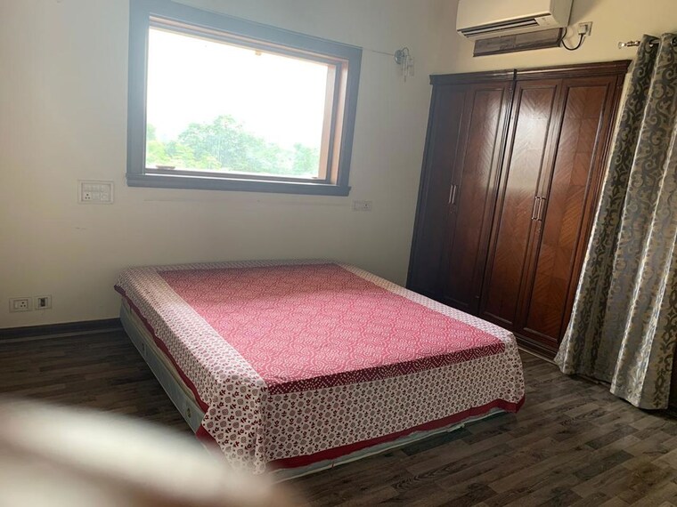 Bedroom, dlf city phase 3 3 Bedroom 263 Sq.Yd. Builder Floor In Dlf City Phase 3 Gurgaon 10355202