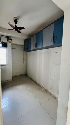 1 BHK + Servant Room Apartment For Rent in Kalpataru Immensa B