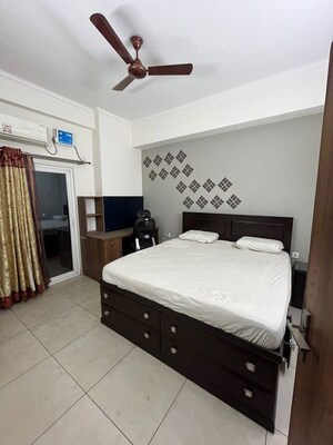 Bedroom in 4 BHK Apartment at Sunshine Helios, Sector 78 – for Rent