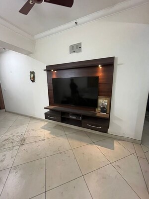 Room in 4 BHK Apartment at Sunshine Helios, Sector 78 – for Rent