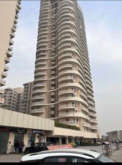 2.5 BHK + Study Room Apartment For Sale in M3M Marina