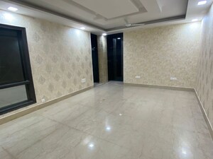 Room in 3 BHK Builder Floor at Rajouri Garden – for Rent