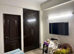 Room in 2 BHK Apartment at Amrapali Castle, Chi V Greater Noida – for Rent