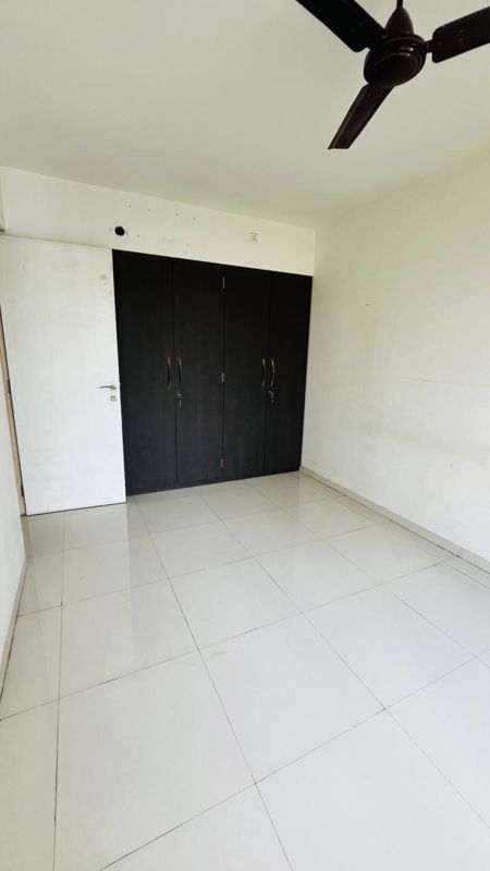 1 BHK + Servant Room 300 Sq.Ft. Apartment in Akashganga Complex Kavesar