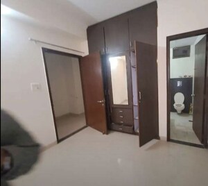 Room in 3 BHK Apartment at Butler Colony – for Rent