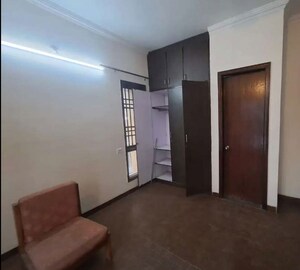 Room in 3 BHK Apartment at Butler Colony – for Rent