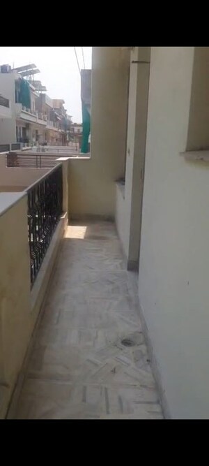 Building Lobby in 3 BHK Builder Floor at Sector 68 – for Rent