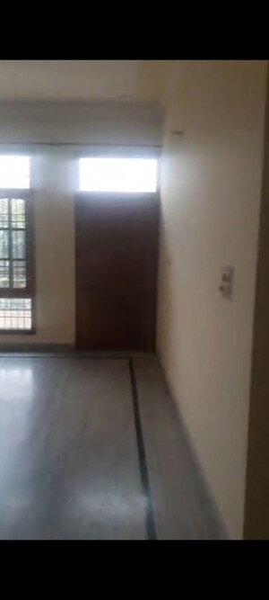 Room in 3 BHK Builder Floor at Sector 68 – for Rent