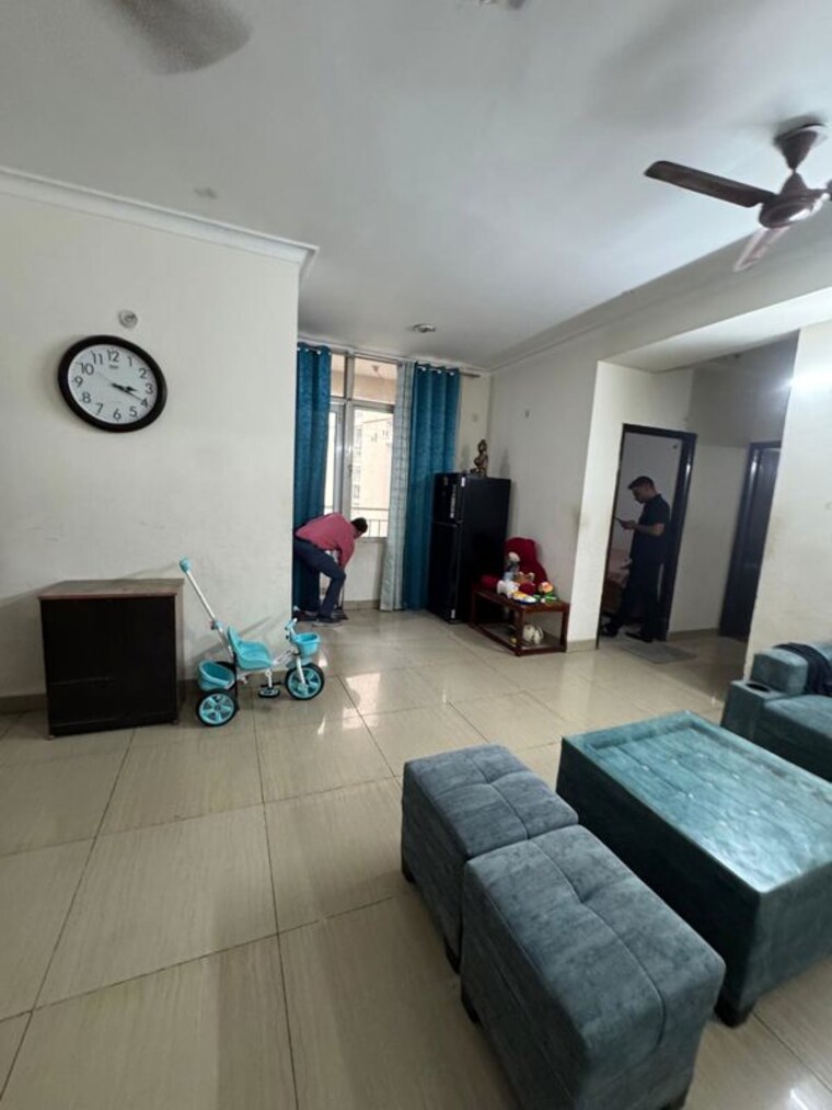 Living Room, gaur-city-5th-avenue 2.5 Bedroom 1175 Sq.Ft. Apartment In Sector 4 Greater Noida Greater Noida 10355329