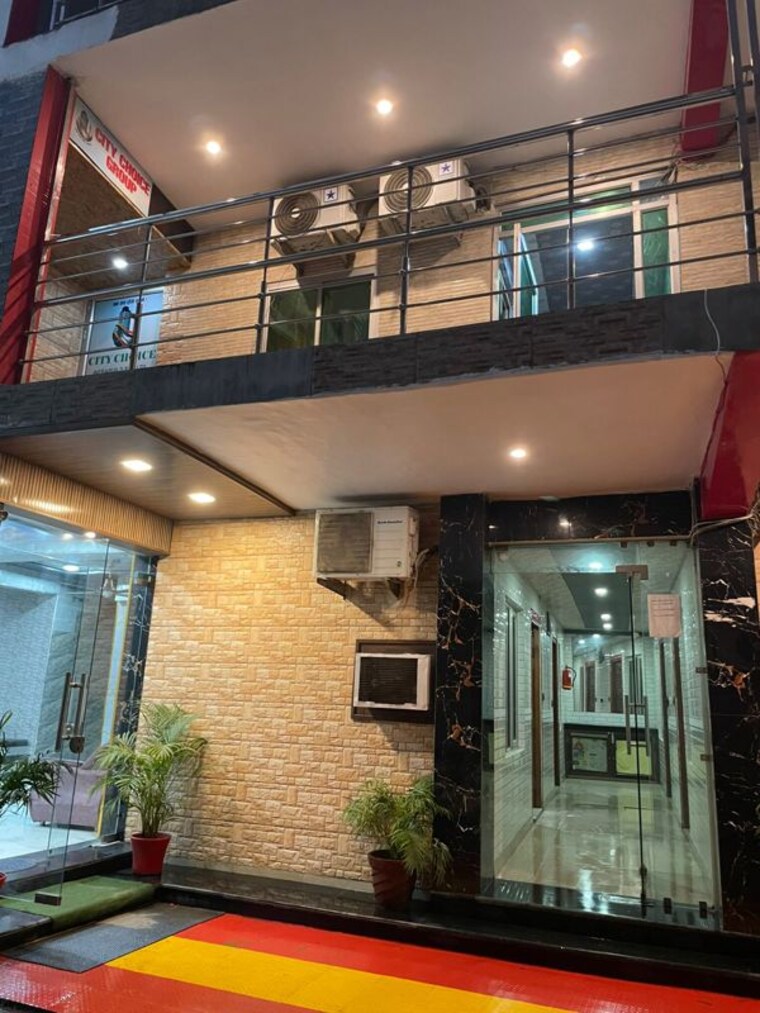 Exterior View, gomti nagar 6+ Bedroom 4000 Sq.Ft. Villa In Gomti Nagar Lucknow 10355367