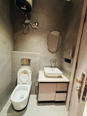 Bathroom in 1 BHK Builder Floor at Sector 40 – for Rent