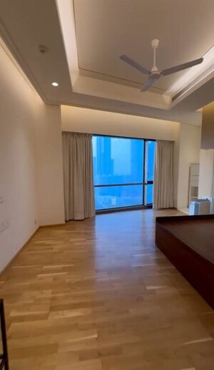 Room in 5 BHK Apartment at Lodha World View, Worli – for Rent