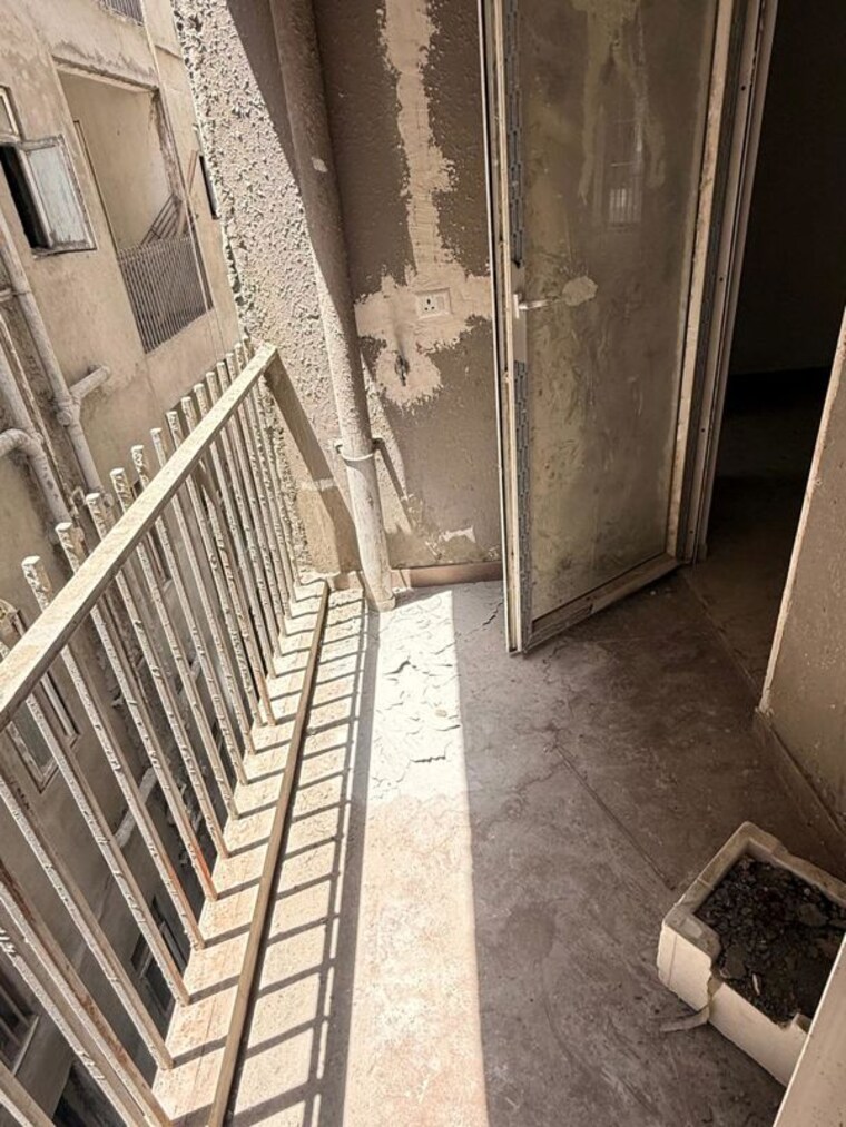 Balcony, smart-world-orchard 3.5 Bedroom 1712 Sq.Ft. Apartment In Sector 61 Gurgaon 10355385