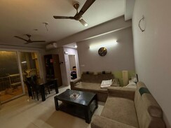 2 BHK Apartment For Rent in Supertech Hues