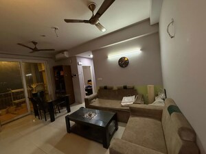 2 BHK Apartment For Rent in Supertech Hues, Sector 68