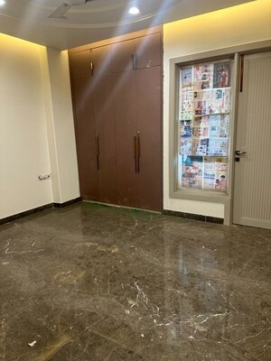 Room in 3 BHK Builder Floor at Rajouri Garden – for Rent