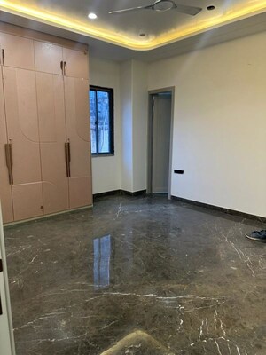 Room in 3 BHK Builder Floor at Rajouri Garden – for Rent