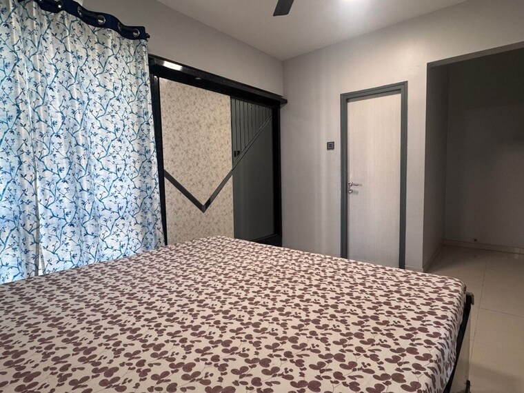 Bedroom, hiranandani-solitaire-studio-apartment 1 RK 300 Sq.Ft. Apartment In Ghodbunder Road Thane 10355421