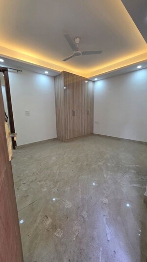 Room in 4 BHK Builder Floor at Saket – for Sale