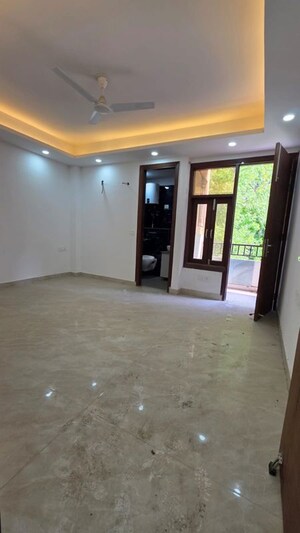 Room in 4 BHK Builder Floor at Saket – for Sale