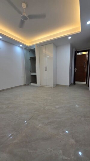 Room in 4 BHK Builder Floor at Saket – for Sale