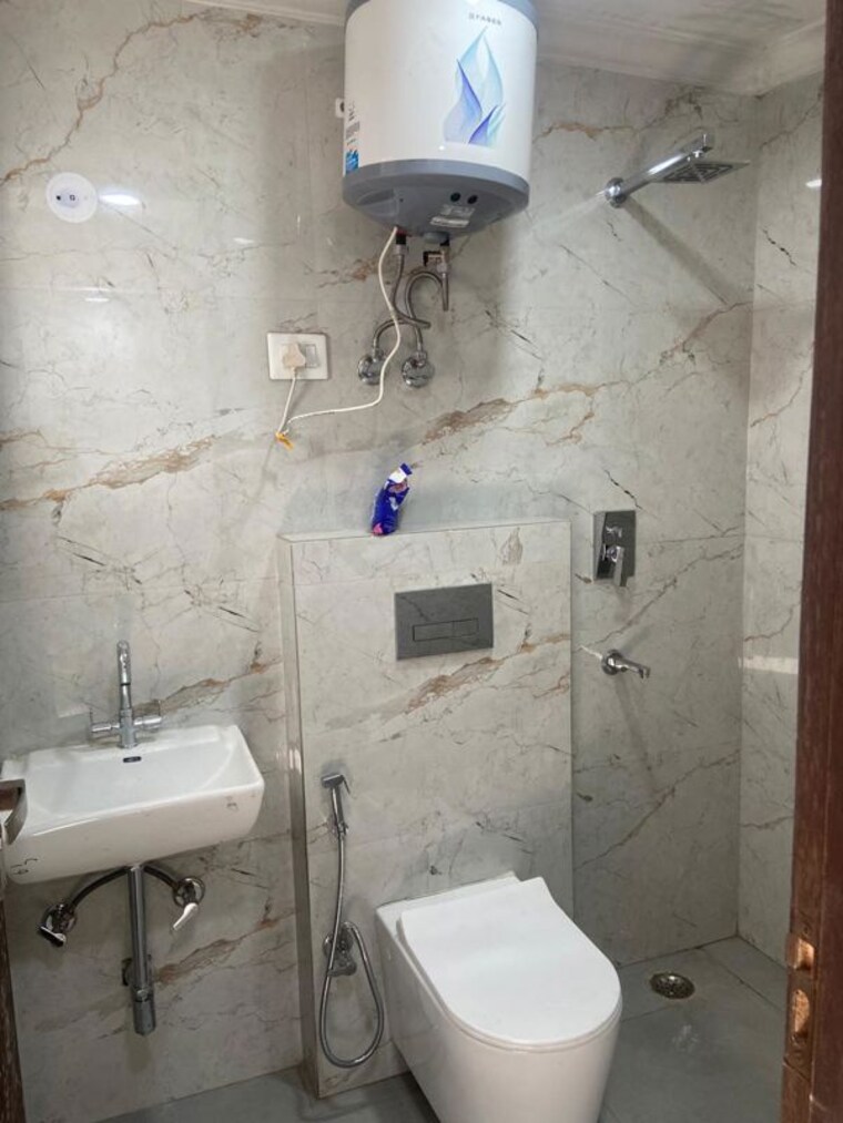Bathroom, saket 2 Bedroom 800 Sq.Ft. Builder Floor In Saket Delhi 10355478