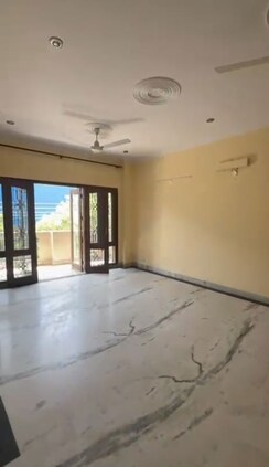 3 BHK Builder Floor For Rent in South City 1