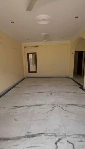 Living Room in 3 BHK Builder Floor at South City 1 – for Rent