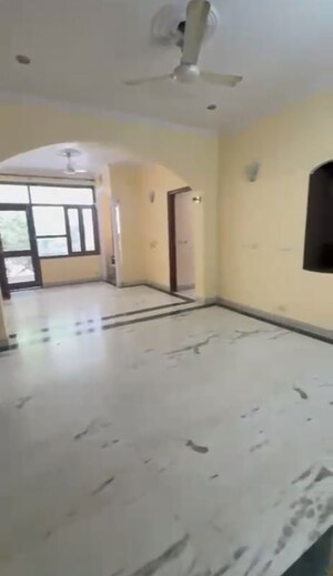 Living Room in 3 BHK Builder Floor at South City 1 – for Rent