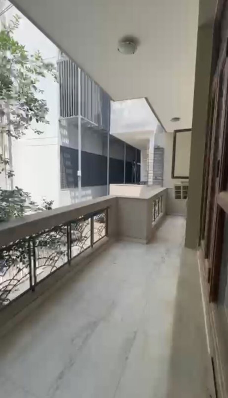 Balcony, south city 1 3 Bedroom 3240 Sq.Ft. Builder Floor In South City 1 Gurgaon 10355472