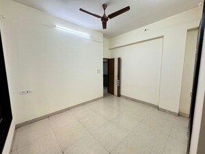 Room in 3 BHK Apartment at Rohinton Guruprasad Divine Residency, Chembur – for Rent