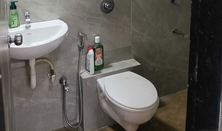 Bathroom, rohinton-guruprasad-divine-residency 3 Bedroom 735 Sq.Ft. Apartment In Chembur Mumbai 10355461