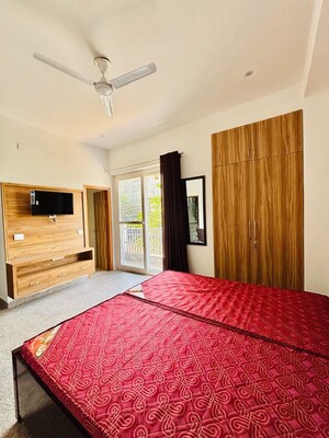 Bedroom in 1 RK Builder Floor at Sector 42 – for Rent