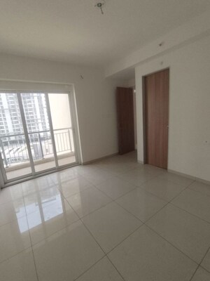 Room in 3 BHK Apartment at Godrej Emerald, Ghodbunder Road – for Rent