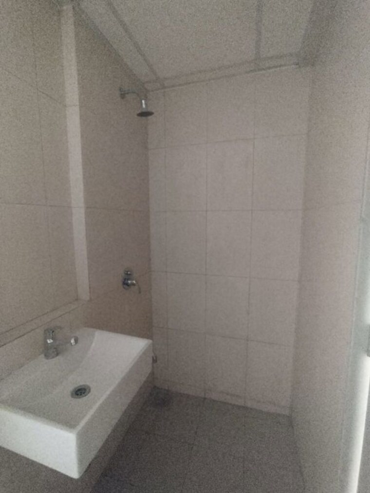 Bathroom, godrej-emerald 3 Bedroom 1000 Sq.Ft. Apartment In Ghodbunder Road Thane 10355508
