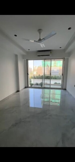 Room in 2 BHK Apartment at Gurukrupa CHS Andheri West, Andheri West – for Rent