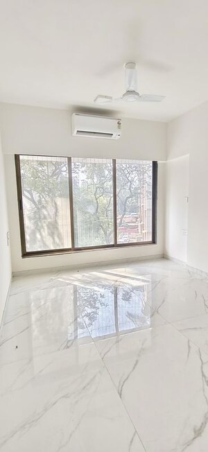 Room in 4 BHK Apartment at Shubham Trident, Chembur – for Rent