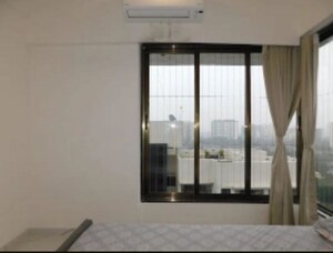 Room in 4 BHK Apartment at Shubham Trident, Chembur – for Rent