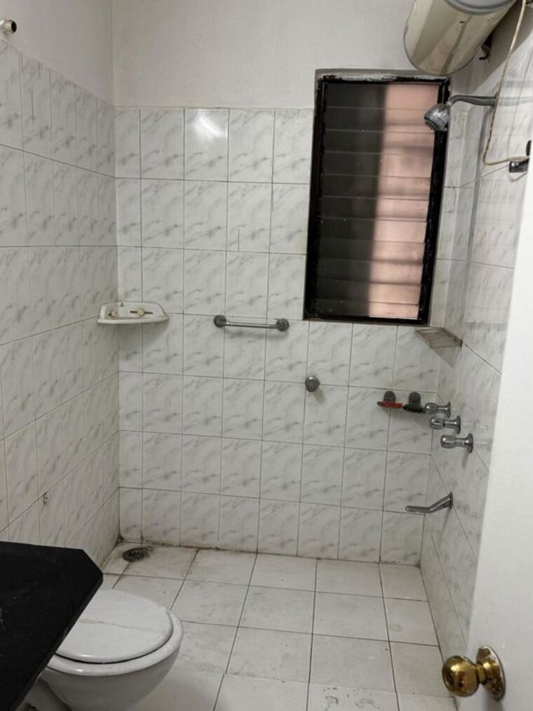 Bathroom, landmark-garden 2 Bedroom 1150 Sq.Ft. Apartment In Kalyani Nagar Pune 10355520