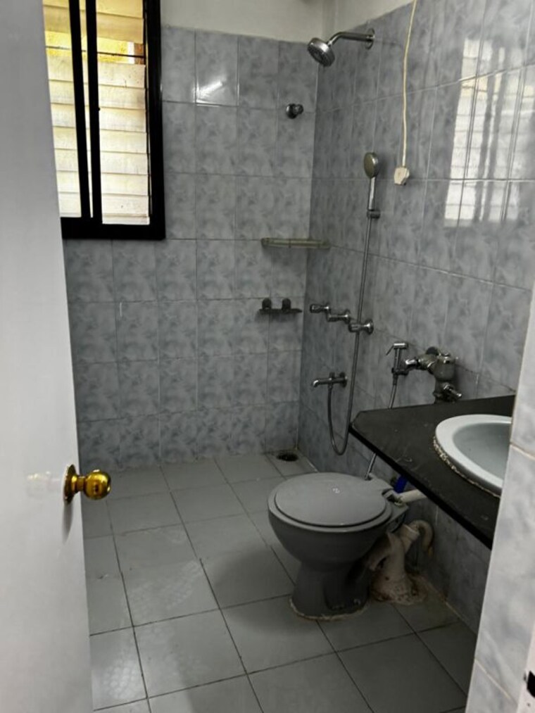Bathroom, landmark-garden 2 Bedroom 1150 Sq.Ft. Apartment In Kalyani Nagar Pune 10355520