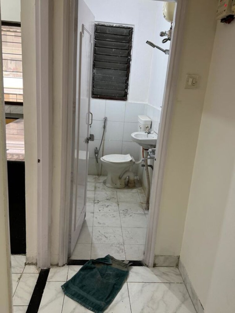 Bathroom, landmark-garden 2 Bedroom 1150 Sq.Ft. Apartment In Kalyani Nagar Pune 10355520