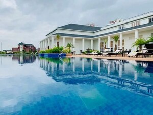 Swimming Pool in 3 BHK Apartment at Prestige Lakeside Habitat, Varthur – for Sale