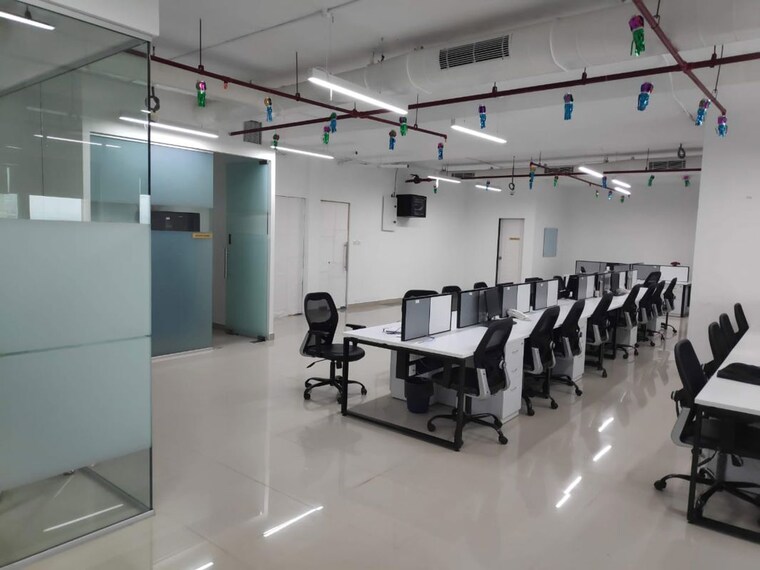 Team Area, lodha-supremus-powai Commercial Office Space 5200 Sq.Ft. In Powai Mumbai 9464158