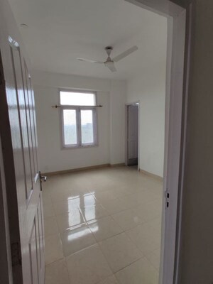 Bathroom in 3 BHK Apartment at Omaxe The Nile, Sector 49 – for Rent